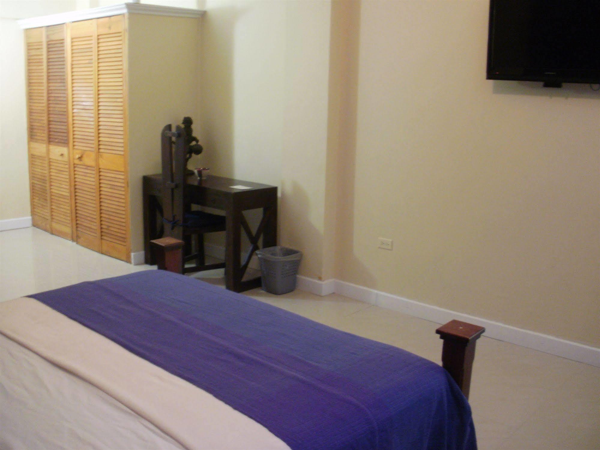 Inn Flight Suites Piarco Kültér fotó