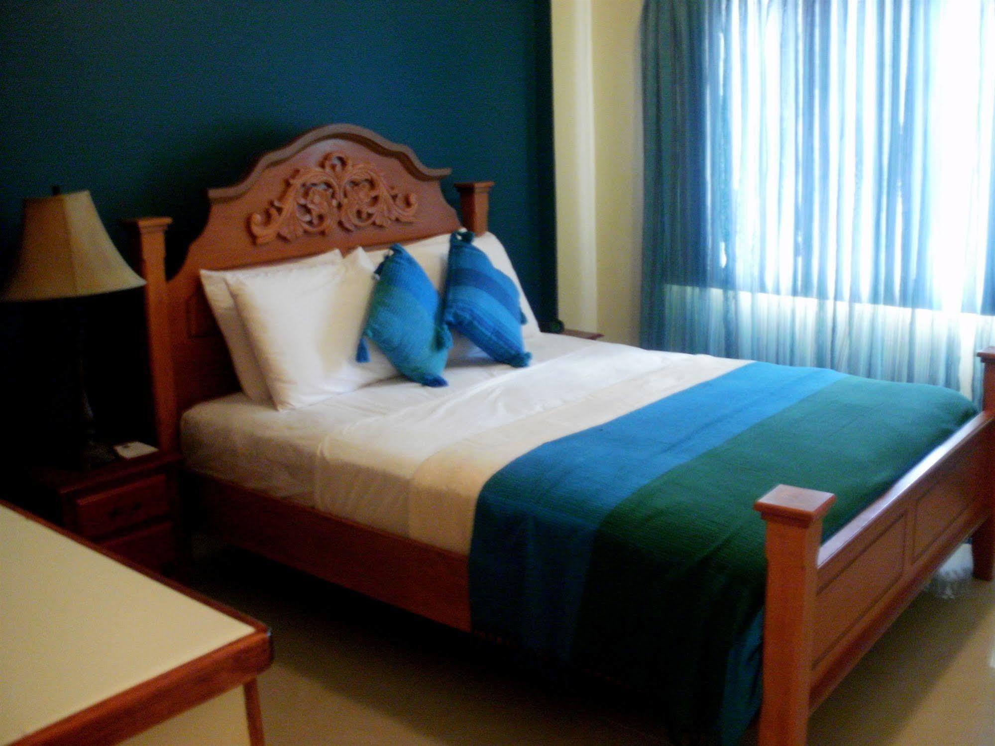Inn Flight Suites Piarco Kültér fotó
