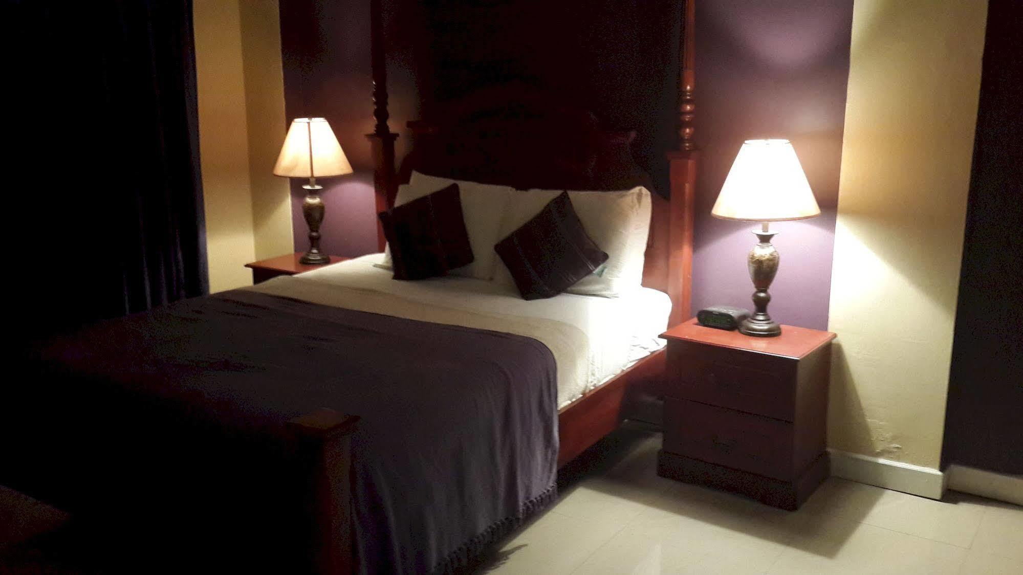 Inn Flight Suites Piarco Kültér fotó